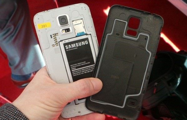 Galaxy S5 电池仓结构