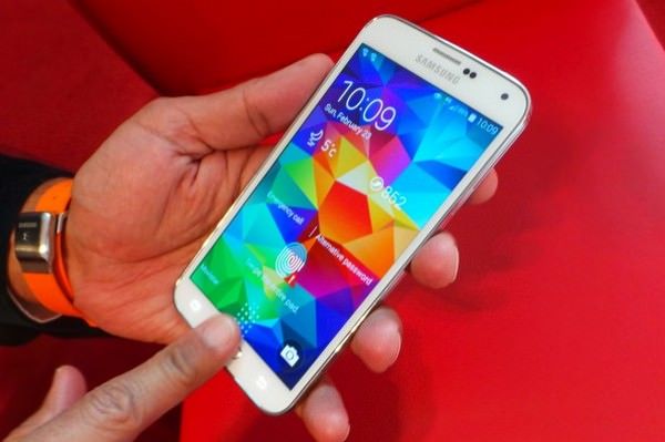 Galaxy S5 指纹识别滑动操作