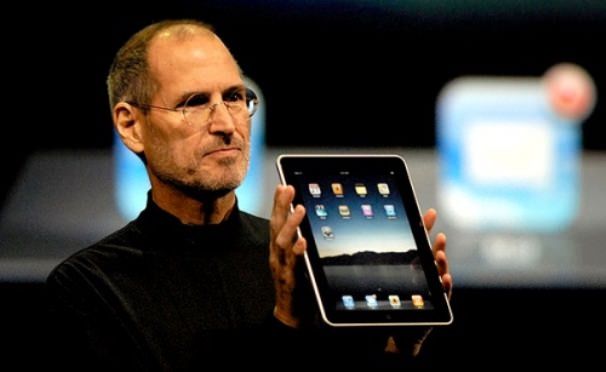 史蒂夫·乔布斯发布首款 iPad